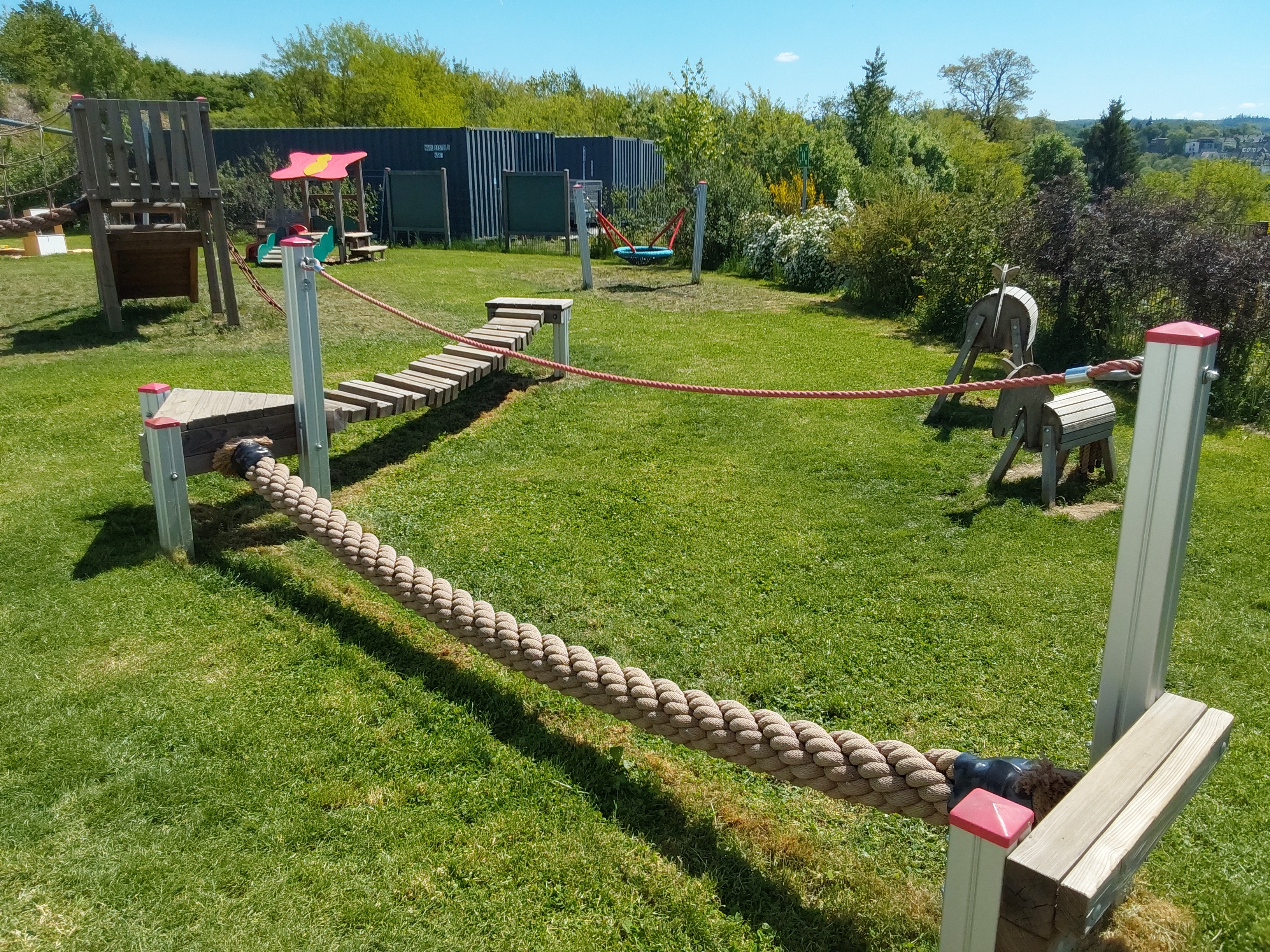 Balancierbrücke mit Laufseil