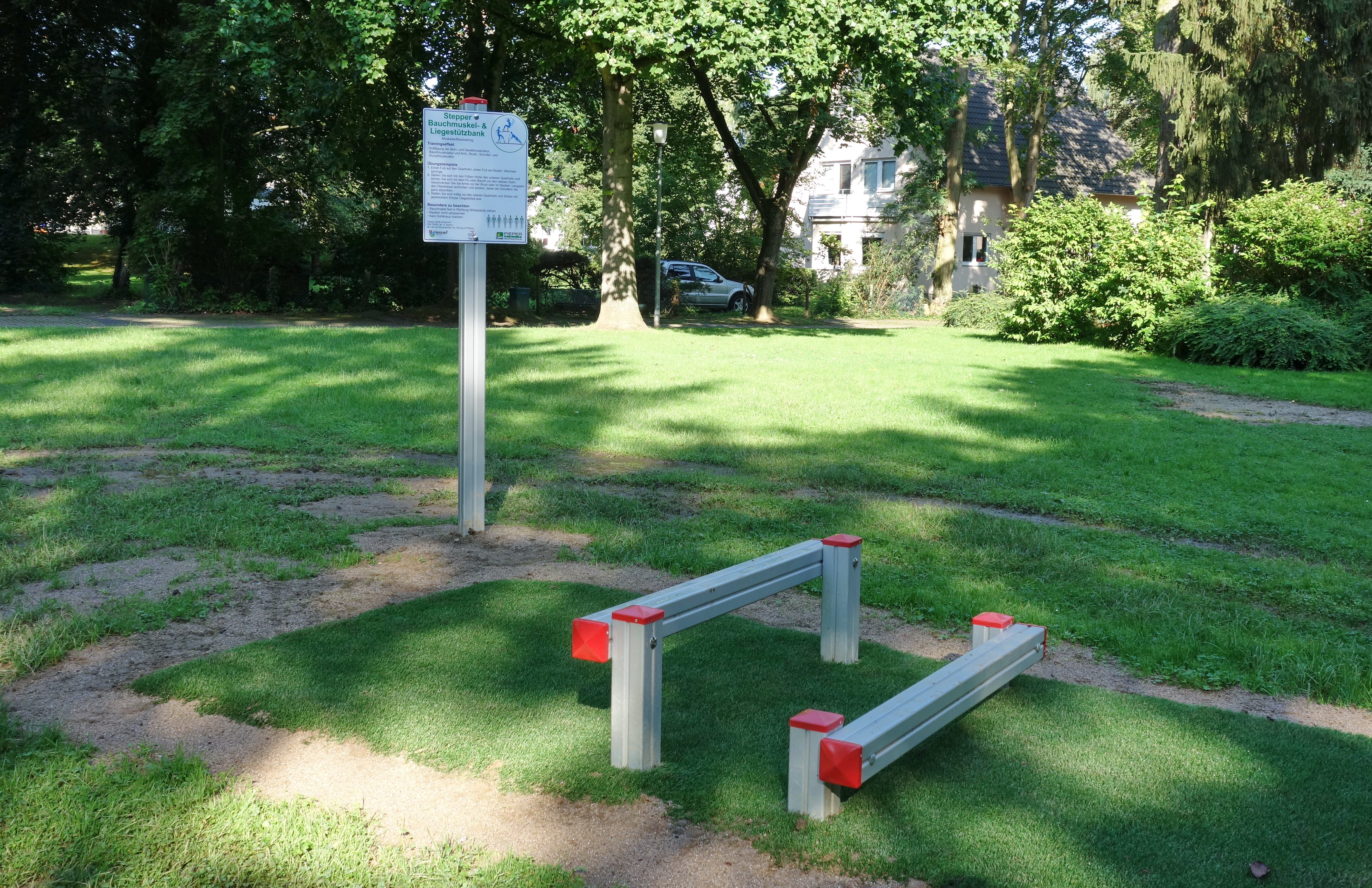 Stepper, Bauchmuskel- und Liegestützbank