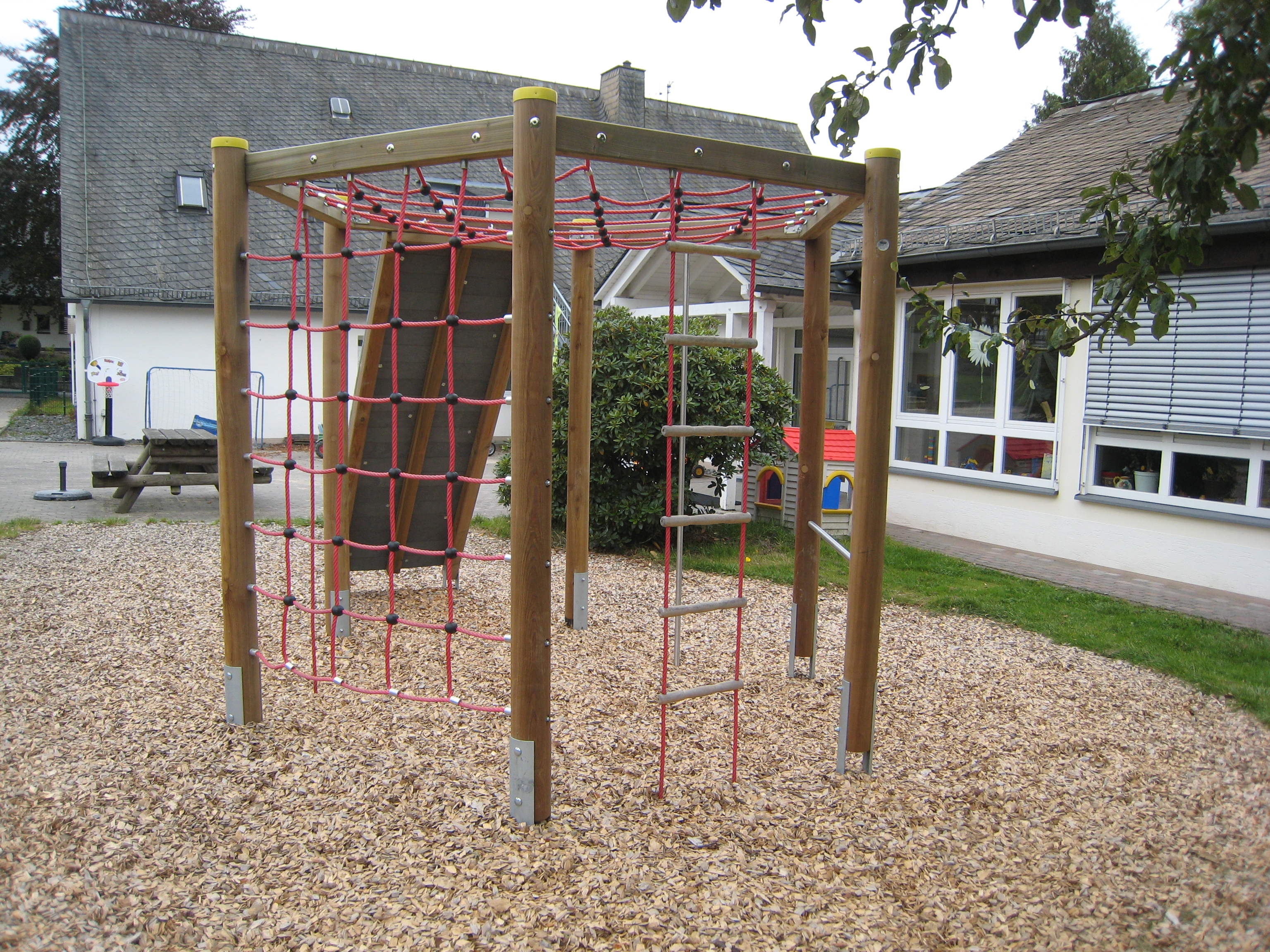Kletternetz für Sechseckturnkombination