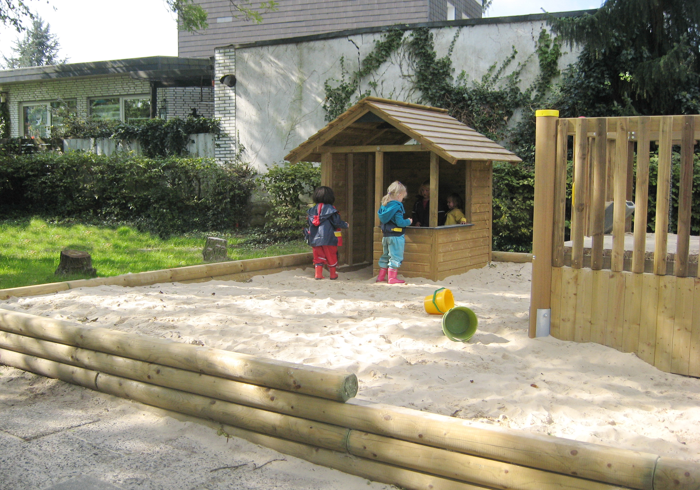 Kinderspielhaus Typ 3 L: 2,00 m