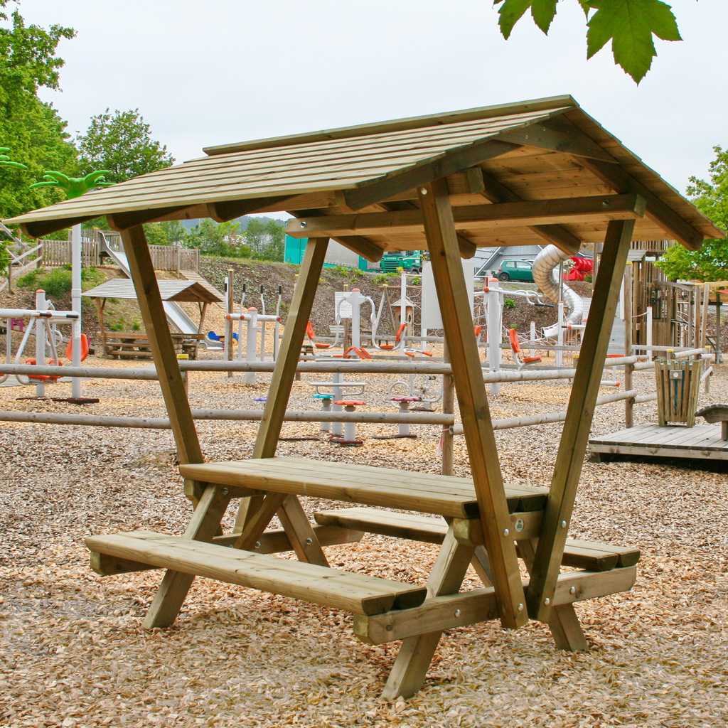 Picknicktisch mit Dach