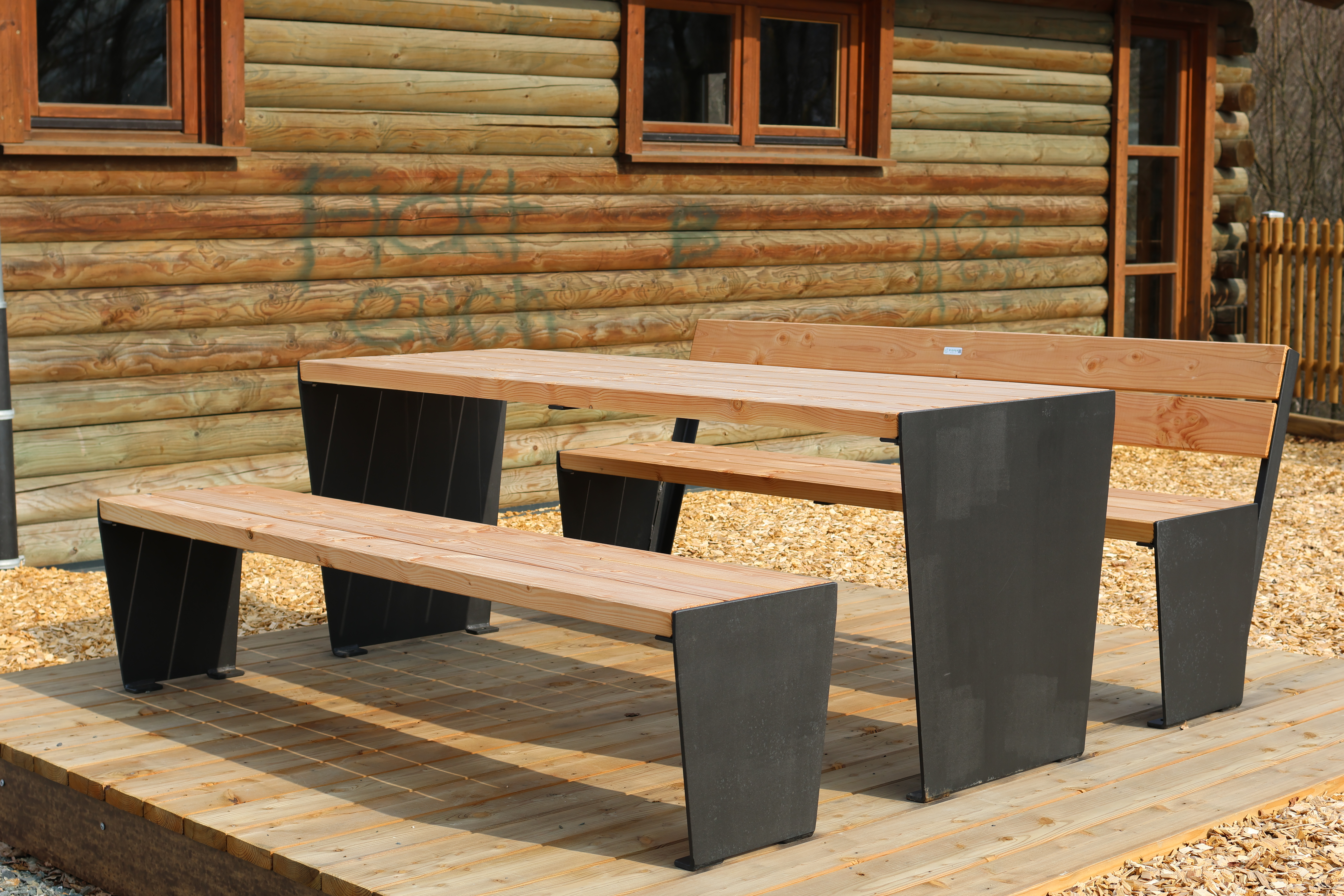 Logo Sitzgruppe EDGE Bank/Tisch