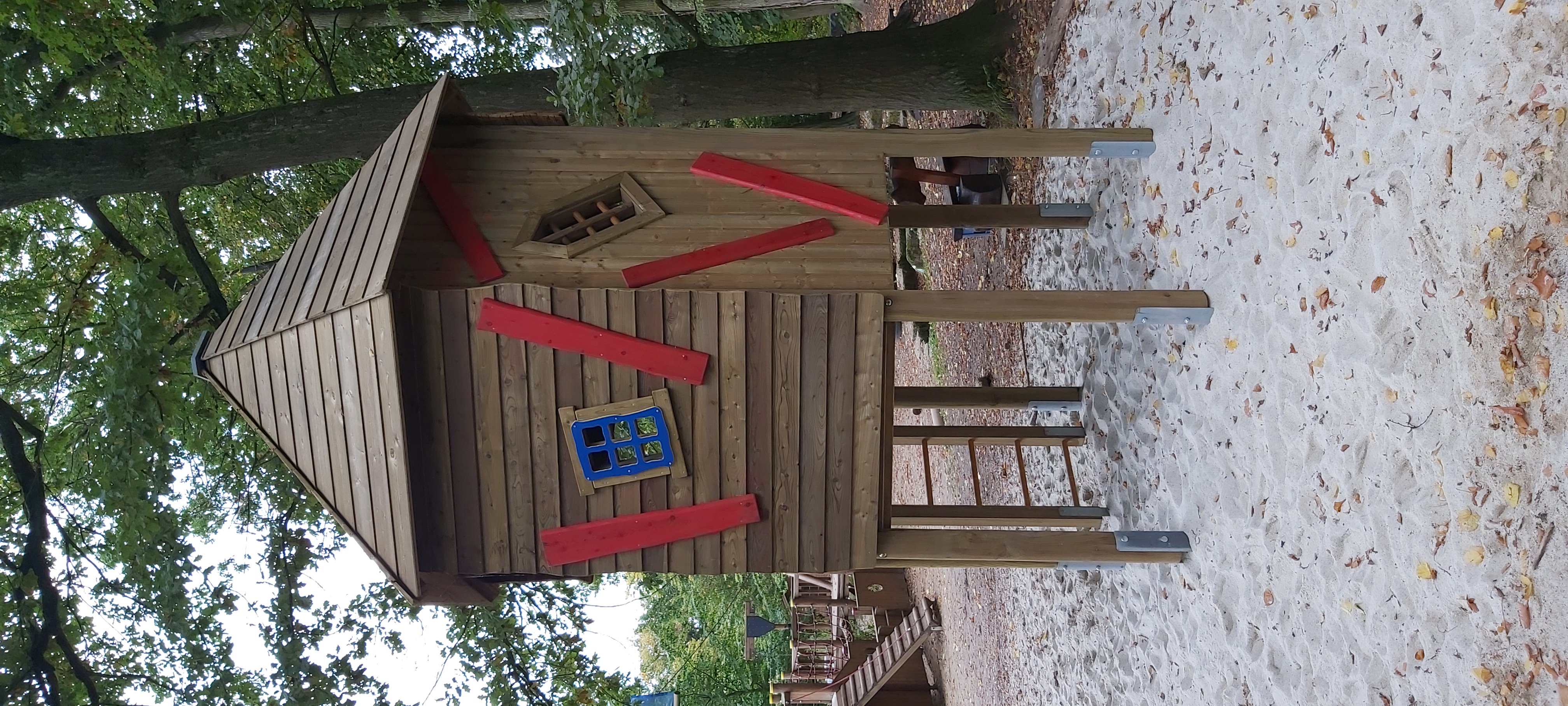 6-eck Spielhaus aufgeständert Ph 1,50 m